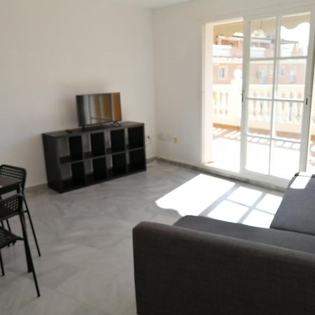 Lovely Penthouse In Front Of The Beach With Free Parking 말라가 외부 사진