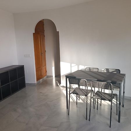 Lovely Penthouse In Front Of The Beach With Free Parking 말라가 외부 사진