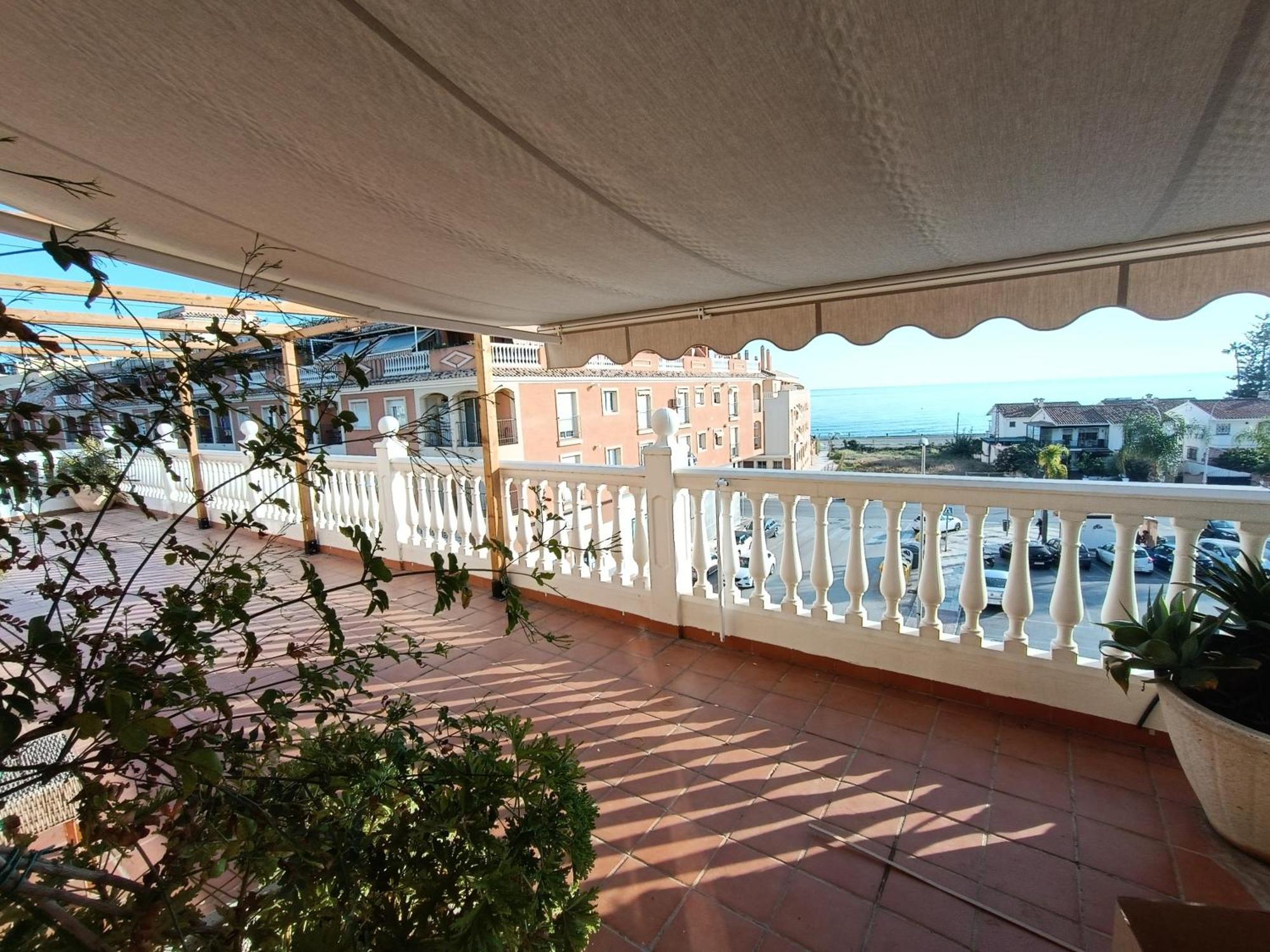 Lovely Penthouse In Front Of The Beach With Free Parking 말라가 외부 사진