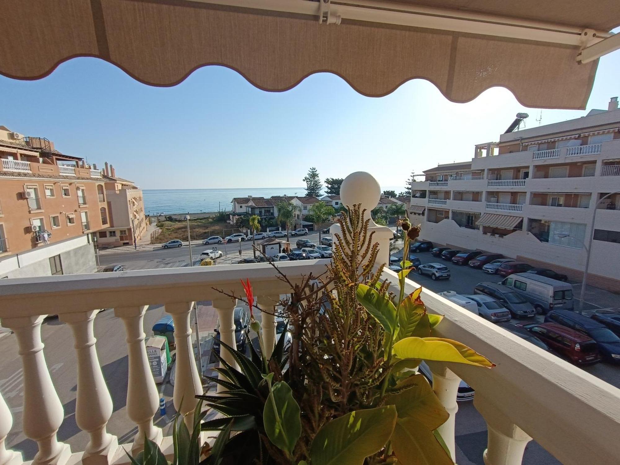 Lovely Penthouse In Front Of The Beach With Free Parking 말라가 외부 사진
