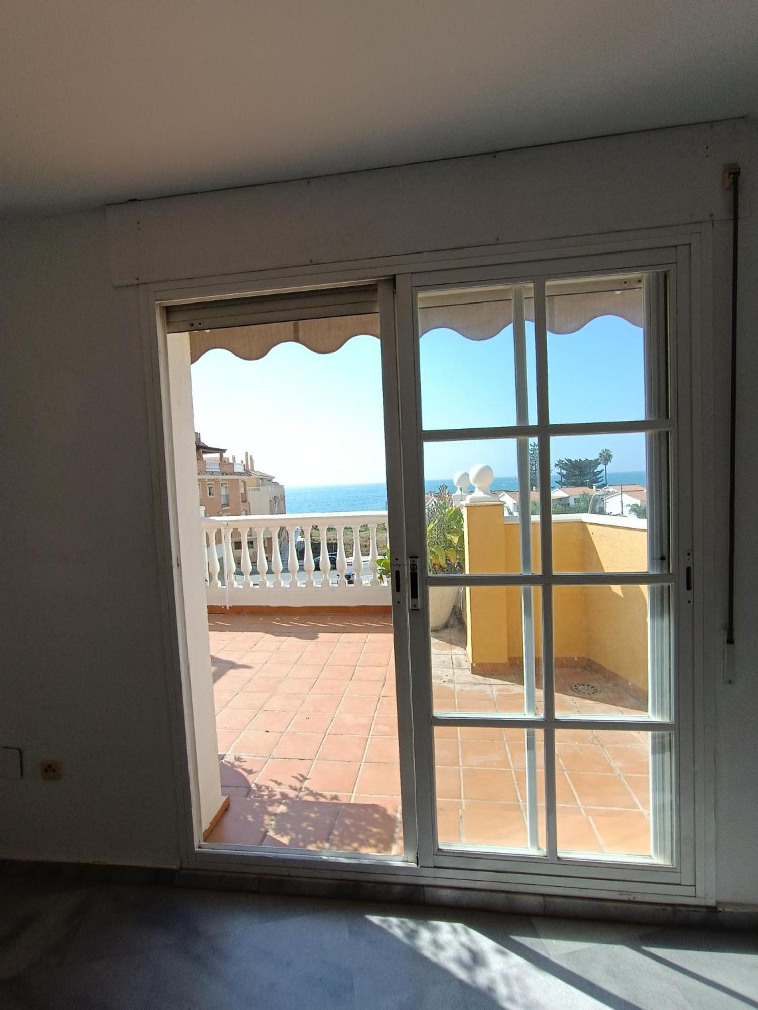 Lovely Penthouse In Front Of The Beach With Free Parking 말라가 외부 사진