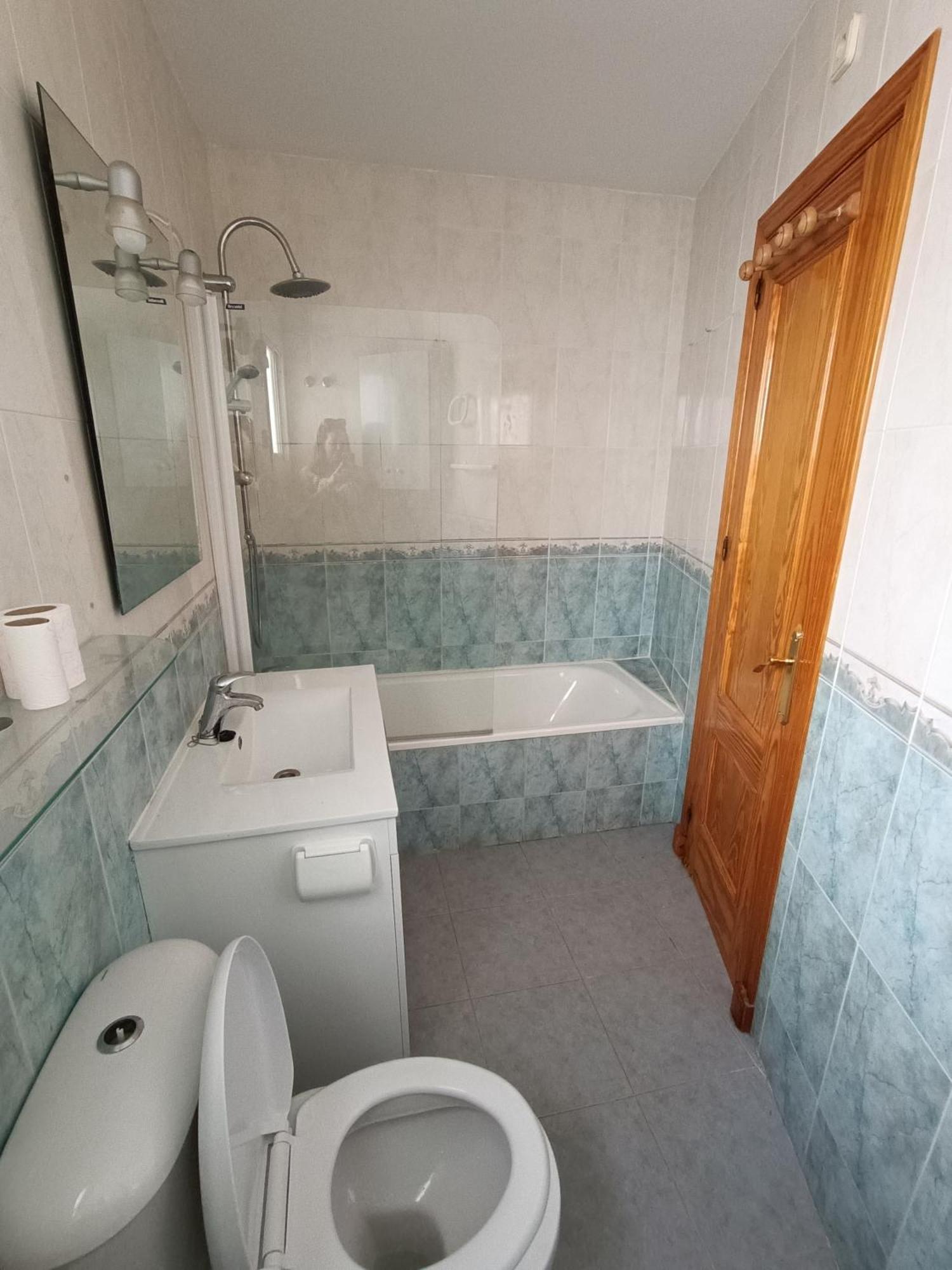 Lovely Penthouse In Front Of The Beach With Free Parking 말라가 외부 사진